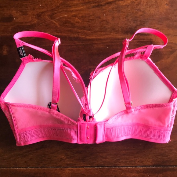 Very sexy bright pink VS push up bra!!! - Picture 2 of 4